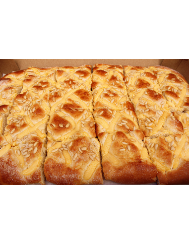 Coca de crema i pinyons (XL)