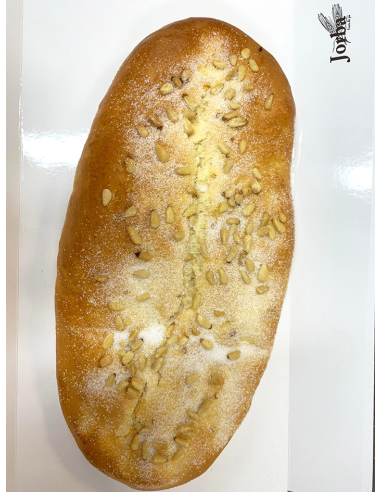 Coca de brioix amb pinyons (M)