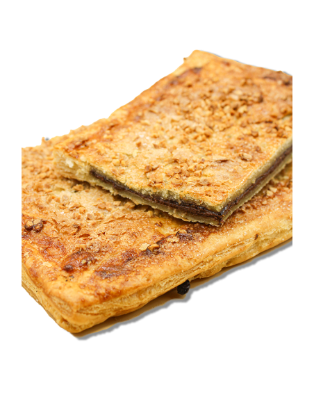 Coca de hojaldre rellena de chocolate