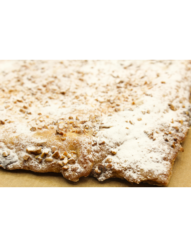 Coca de hojaldre rellena de crema