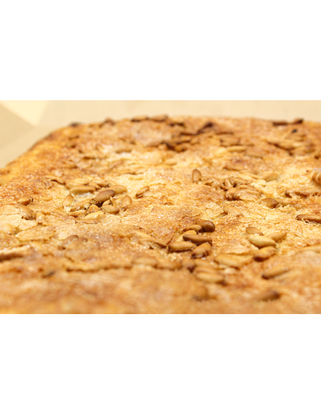 Coca de hojaldre rellena de cabello de ángel